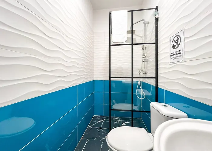 Tier Center Hotell 3*